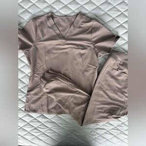 Mandala Scrub Set in Macchiato